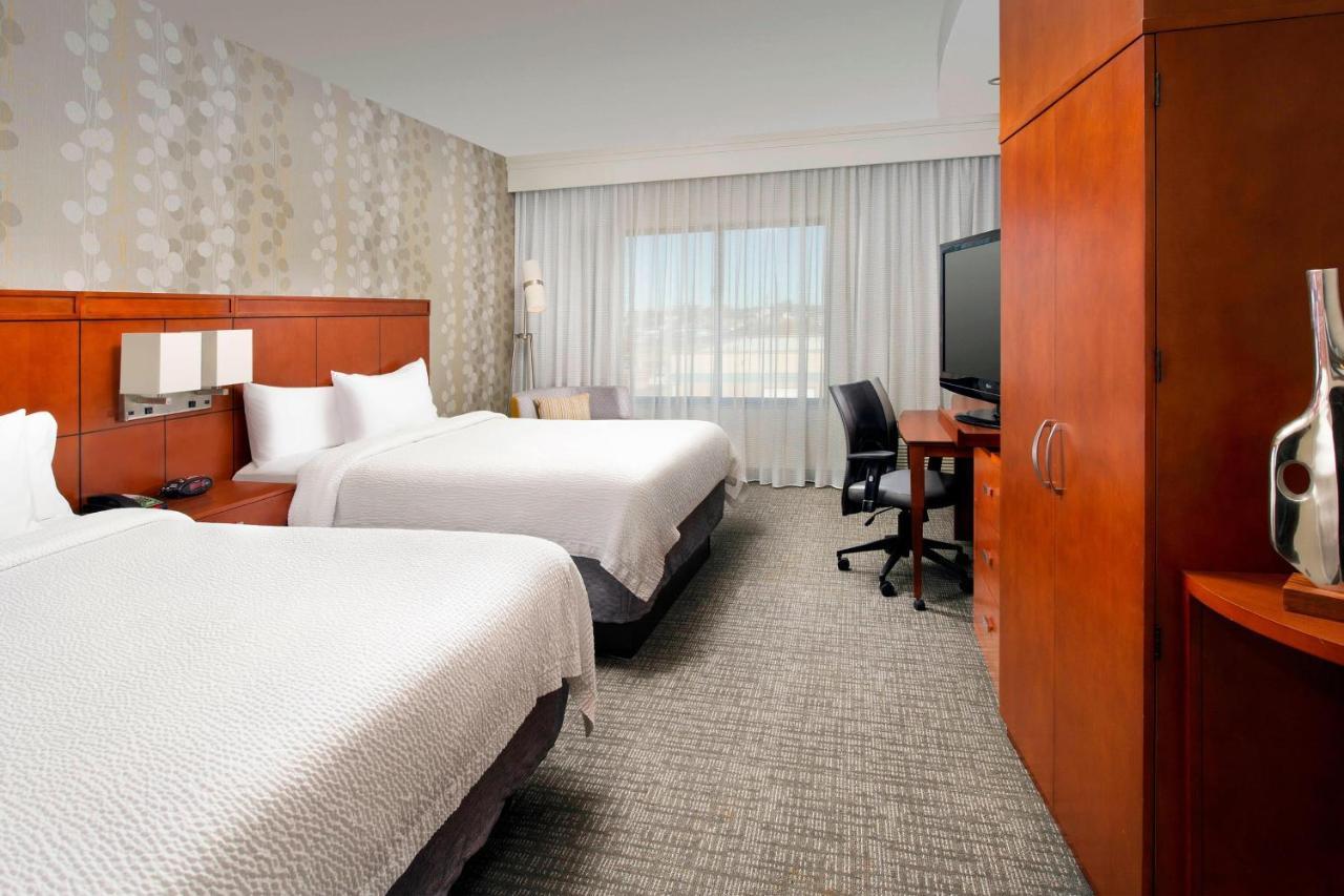 Courtyard By Marriott Hotel 3*