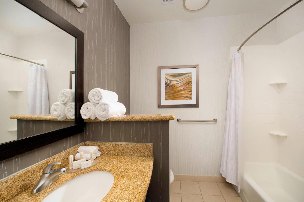 Courtyard By Marriott Hotel 3*