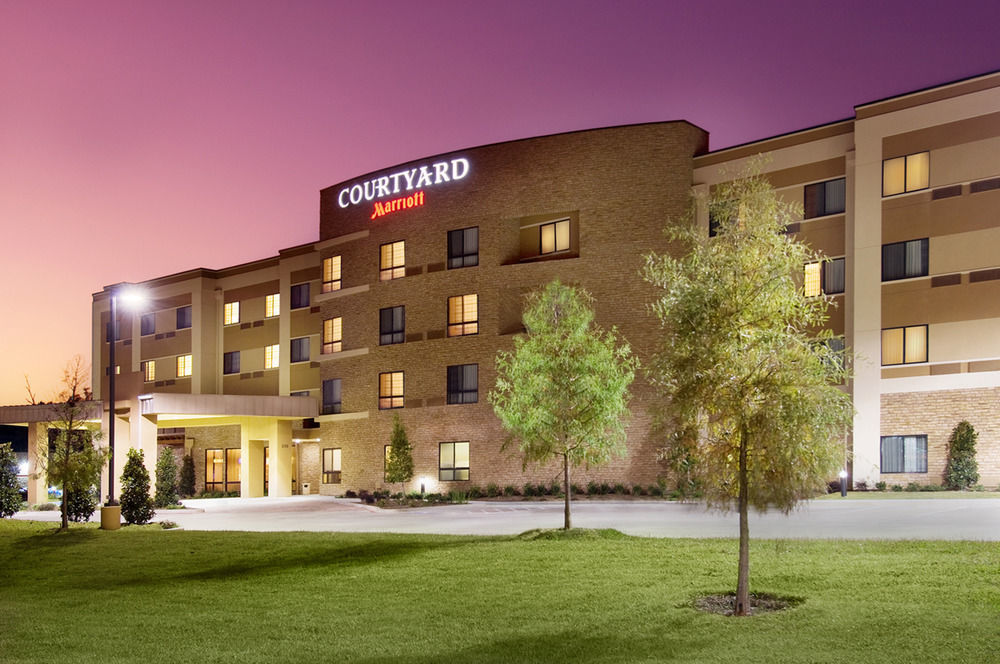 Courtyard By Marriott Hotel 3*