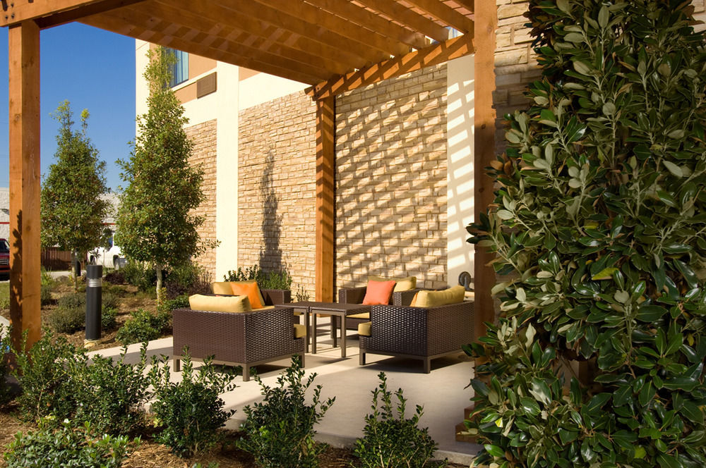 Courtyard By Marriott