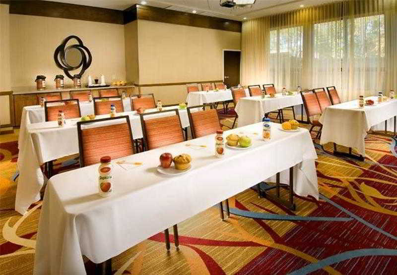 Courtyard By Marriott Hotel